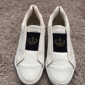 Juicy Couture Women’s Celsius classic slip on sneakers